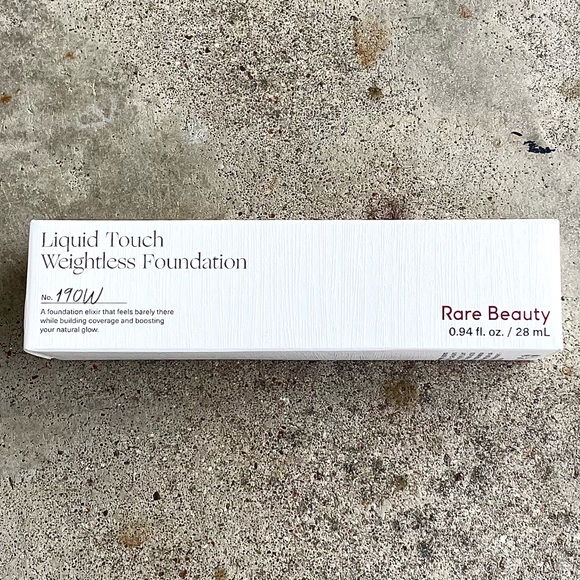 Rare Beauty Liquid Touch Weightless Foundation - Picture 1 of 2